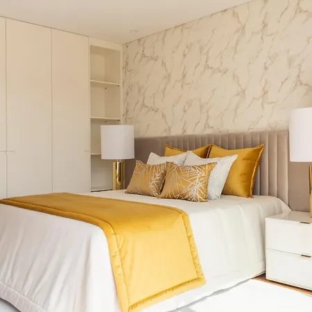 The Eight Luxury * Penafiel