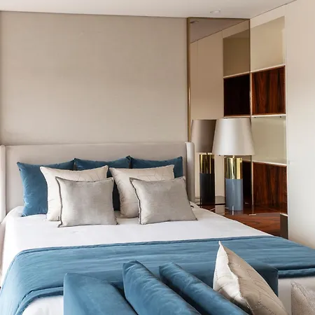 The Eight Luxury * Penafiel