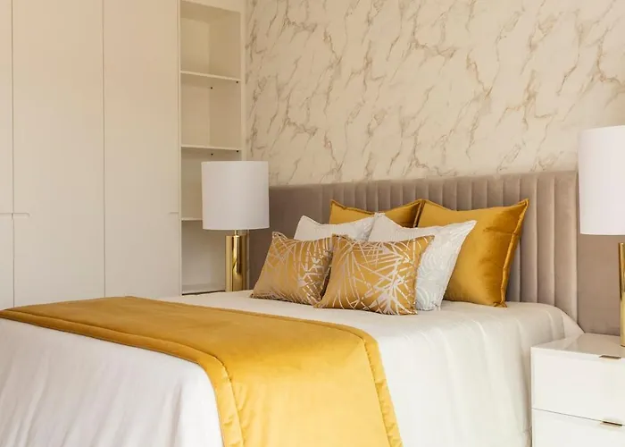 The Eight Luxury * Penafiel