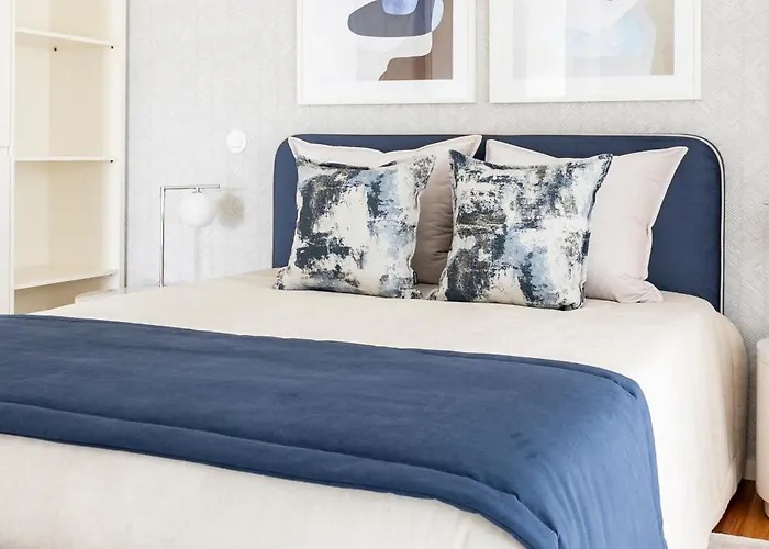 The Eight Luxury * Penafiel