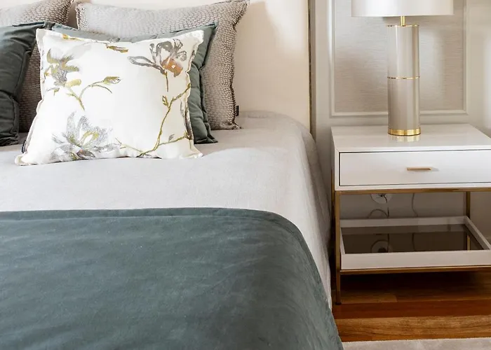 The Eight Luxury Apartment *